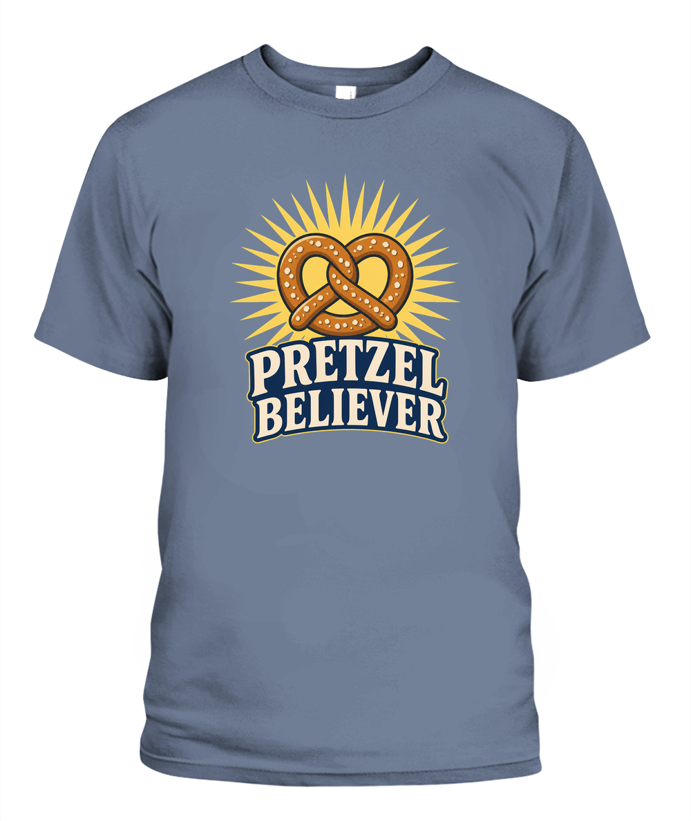 Pretzel Believer — T-Shirt in Blue Jean